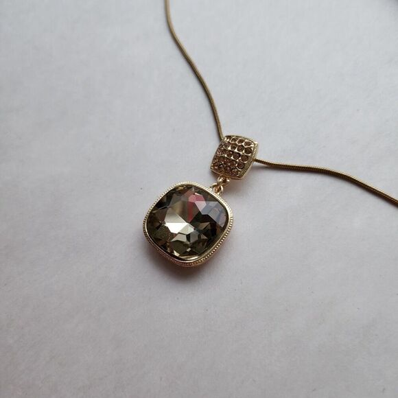 Vintage MONET Twisted Topaz Crystal Rhinestone Gold medalion cord Necklace NWT - Picture 5 of 12